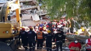 23 saatlik mücadele sonunda: Anne ve 3 çocuğu enkazdan çıkarıldı