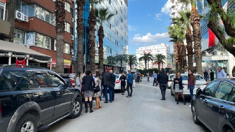 AFAD İzmir'deki toplanma yerlerini açıkladı!