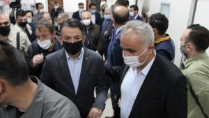 Bakanlardan tedavileri süren depremzedelere geçmiş olsun ziyareti