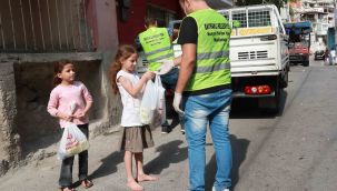 Bayraklı belediyesi vatandaşın yanında: 2 bin 648 aileye gıda yardımı