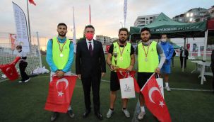 Bayraklı'da 'Ayak Tenisi Turnuvası' sonuçlandı