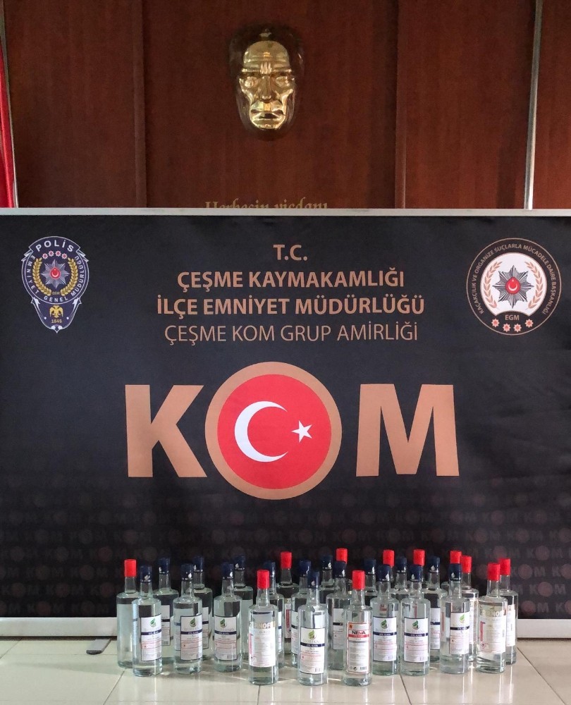 Çeşme'de 28 şişe etil alkole el konuldu
