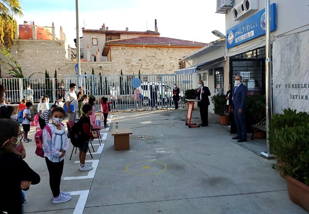 Çeşme'de de yüz yüze eğitim başladı