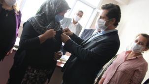 CHP'li Yücel'den kırsalda yoğun mesai: Üretici 1 çuval yem için 50 kilo süt satmak zorunda