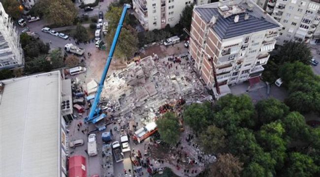 Depremde yıkılan Doğanlar Apartmanı'nda anne ve 4 çocuğuna ulaşıldı