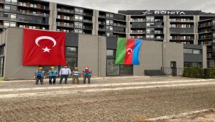 Erişen İnşaat'tan anlamlı mesaj! La Bonita'da Azerbaycan Bayrağı Dalgalanıyor