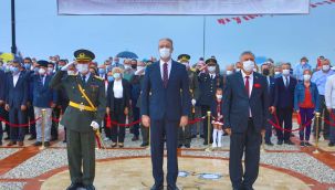 Güzelbahçe’de Cumhuriyet Bayramı Çelenk Töreni Yapıldı