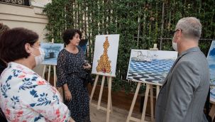 İzmir'de 'Hey İzmirli' karikatür sergisi açıldı