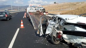 İzmir'de feci kaza: 3 yaralı