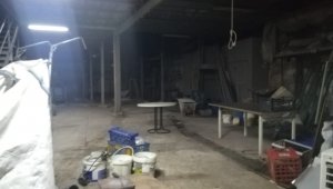 İzmir'de hırsızların girdiği depo sahte içki imalathanesi çıktı