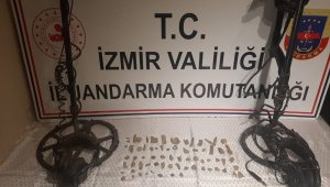 İzmir'de jandarma kaçak kazı yapan şahısları suçüstü yakaladı