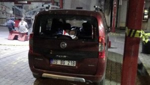 İzmir'de silahla ağır yaralanan şahıs hayatını kaybetti