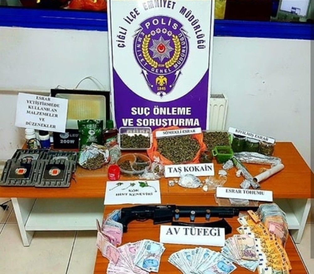 İzmir'de uyuşturucu tacirlerine darbe: 4 gözaltı