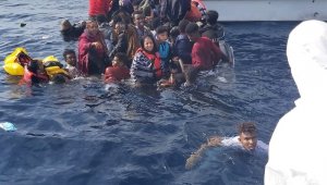 İzmir'de Yunan tarafından geri itilen 78 düzensiz göçmen kurtarıldı