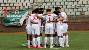 Karşıyaka zirveyi korumaya devam ediyor