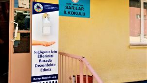 Kemapaşa Belediyesi’nden okul ve duraklara dezenfektan standı