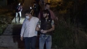 Kuzenini tüfek ve bıçakla yaraladı: Ardından duş aldı!