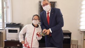 Rekortmen özel sporcu İrem Öztekin, Egeli oldu