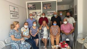 Zeynep Altıok'tan kapatılmak istenen Emekli- Sen'e ziyaret