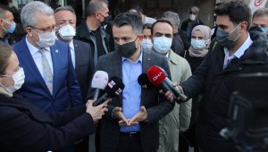 Bakan Pakdemirli'den hastanede tedavi gören depremzedelere ziyaret