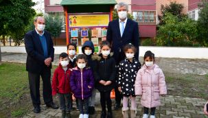 Başkan Engin'den Narlıdere parklarına ‘Çocuk Hakları’na özel oyuncak