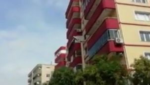 Bayraklı'da bir apartmanda büyük panik: Temelinden...