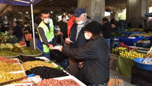 Bornova Belediyesi'nden vatandaşa yarım milyon maske