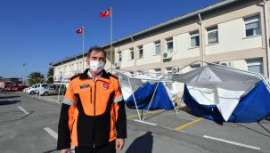 Büyükşehir görevini tamamlayan çadırları temizlenerek depolara kaldırıyor