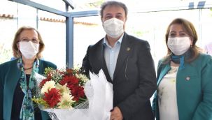 CHP'li kadınlardan Başkan İduğ'a övgü