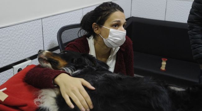 Enkaz altında geçen 9 saatini anlattı: "Enkaz altında birbirimizi duyduk"