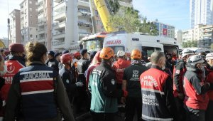 Enkazdan 91 saat sonra kurtarılan minik Ayla, hastaneye getirildi
