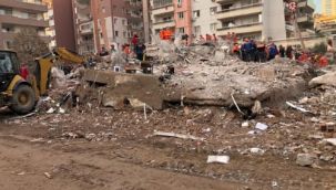 İzmir'de 91. saatte heyecanlandıran bekleyiş: Bir bebeğe canlı ulaşıldı