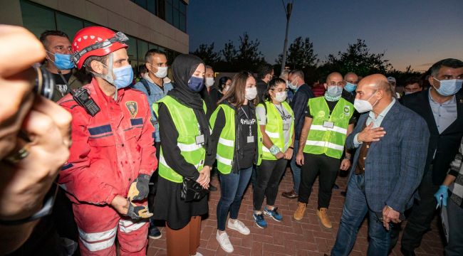 İzmir’de Biz Varız dayanışması depremzedeler için genişletildi