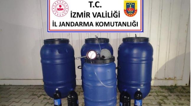 İzmir'de 900 litre kaçak şarap ele geçirildi