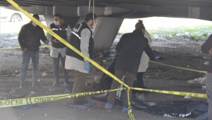 İzmir'de viyadük altında yanmış ceset bulundu
