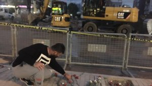 Rızabey Apartmanı'nın önüne karanfiller bırakıldı