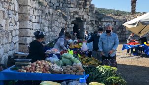 Sığacık Pazarı'nda tezgahlar yeniden kuruldu