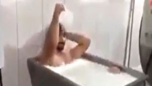 Süt banyosu yapanlar tutuklandı