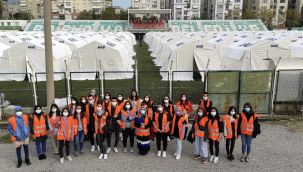 Türk Hemşireler Derneği İzmir'de yaraları sarıyor