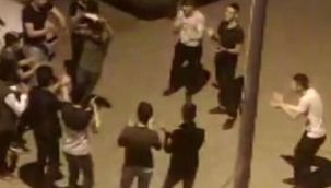 Yasağı ihlal edip yolun ortasında halay çektiler!
