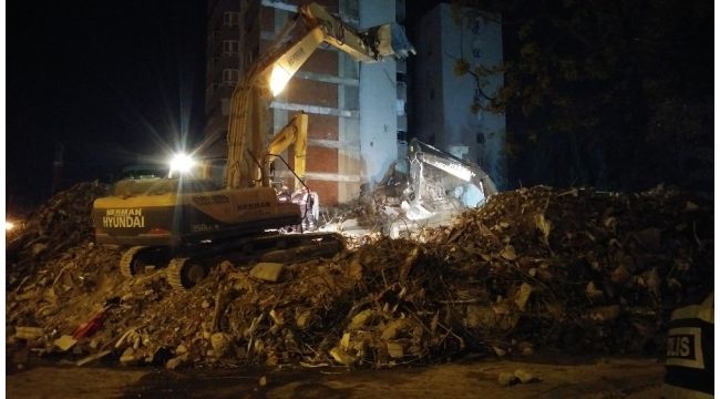 Yılmaz Erbek Apartmanı'nın enkazından 2 cansız beden daha çıkarıldı