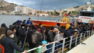 200'ün üzerinde göçmeni taşıyan gemi yakalandı