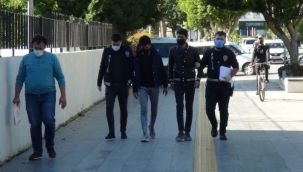 Anahtarı teslim etmediler, iş yerini soydular!