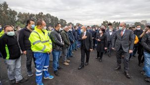 Başkan Soyer'den belediye personeline yeni yıl kutlaması: Zor bir yıl oldu ama iyi sınav verdik