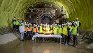 Başkan Soyer yılın son saatlerinde Narlıdere Metrosu'na indi