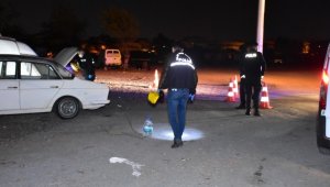 Bornava'da iki grup arasında silahlı kavga: 1 ağır yaralı
