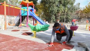 Buca Belediyesi parklara bakım yapıyor