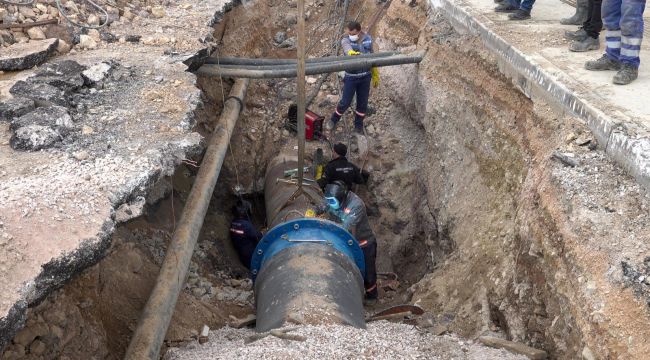 36 saatlik çalışma 24 saatte tamamlandı... Gördes'ten İzmir'e su hattı