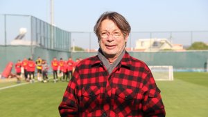 Göztepe Başkanı Mehmet Sepil'den depremzedelere destek