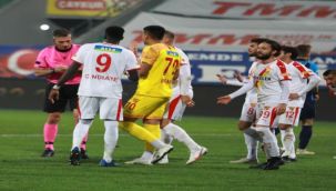 Hakem Özgür Yankaya 3 - Göztepe 2... Göz Göz'e hakem engeli